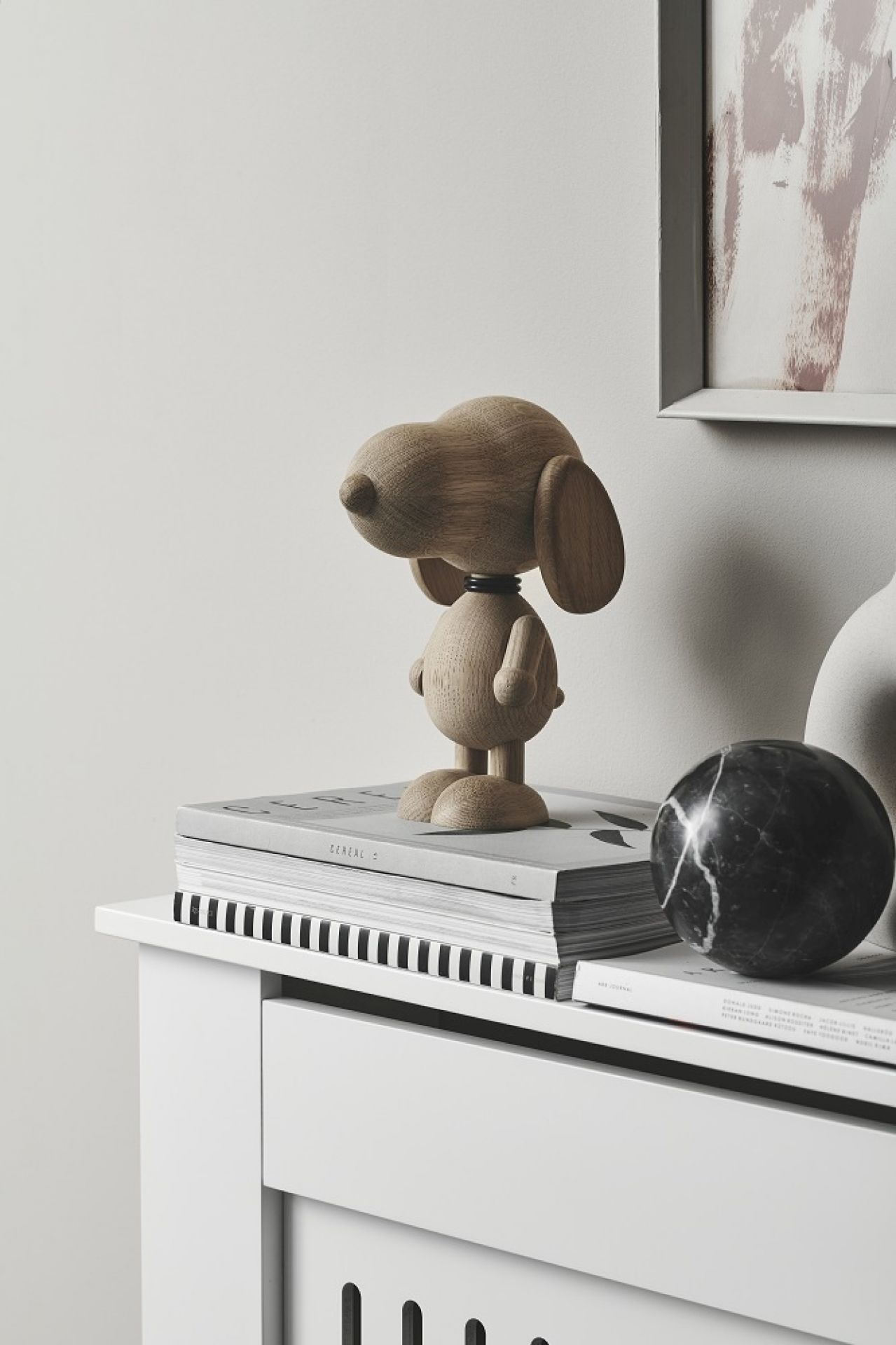 Mr B'eagle wooden figure dog natural oak / smoked oak